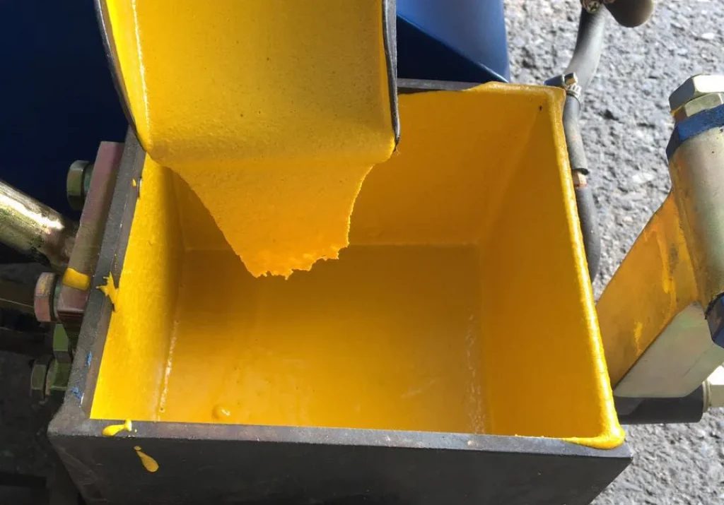 Fresh thermoplastic road marking paint